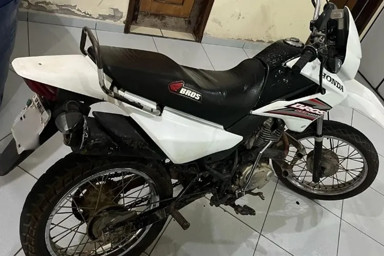 4ª CIPM apreende moto com adulteração circulando na cidade de Macaúbas