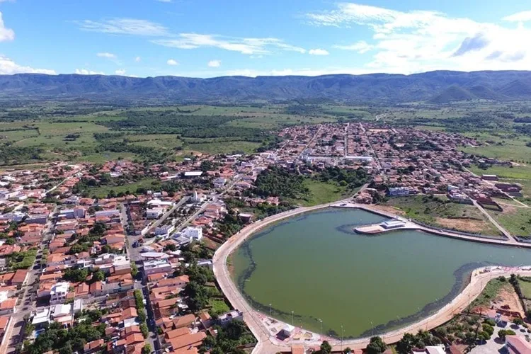 Carro é furtado na BA-612 durante festa de aniversário da cidade de Candiba