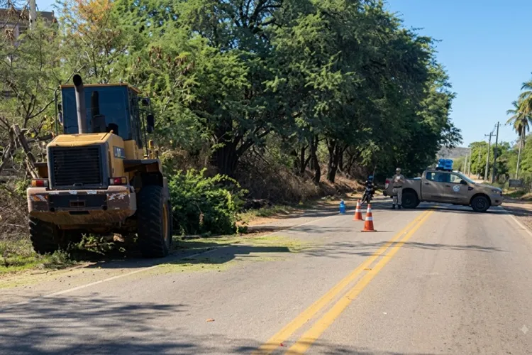 PRE e Prefeitura de Brumado atuam juntas para evitar transtornos na BR-030