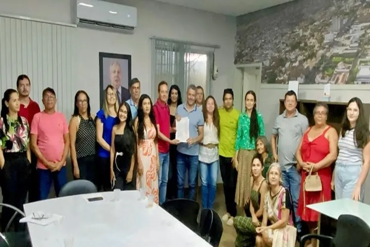 Guanambi: Prefeito se reúne com representantes da causa animal e atende reivindicações