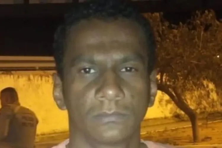 Homem armado em frente à colégio morre em confronto com a Rondesp em Guanambi