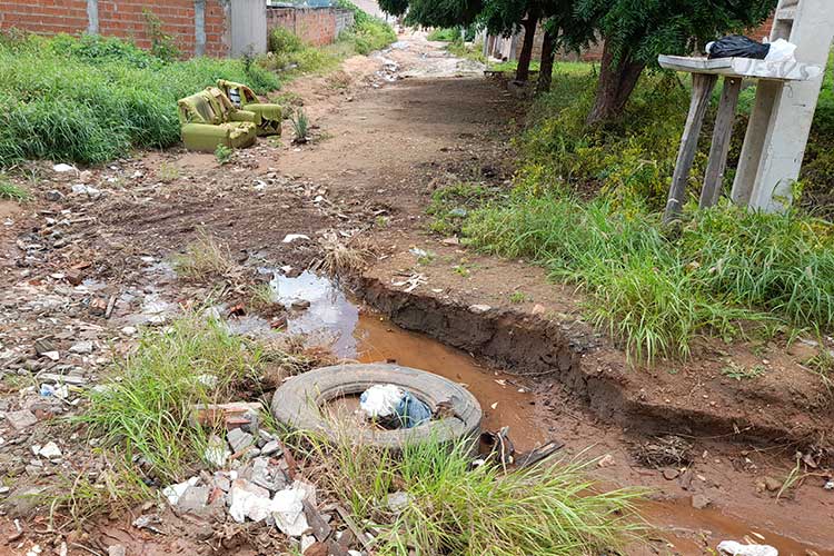 Brumado: Popular denuncia abandono do Bairro Esconso e cobra atenção do Poder Público