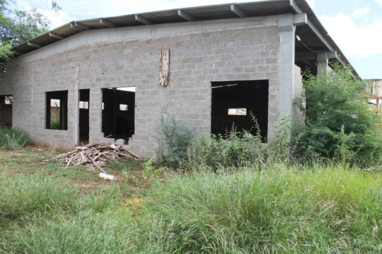 Brumado: Com abandono do estado, nova sede da 18ª Ciretran serve apenas de curral