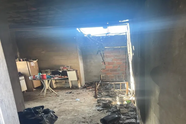 Homem é preso após agredir ex-companheira e incendiar residência em Cordeiros