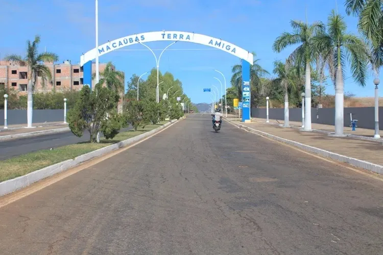 Macaúbas estabelece diretrizes para implantação do tempo integral na rede municipal