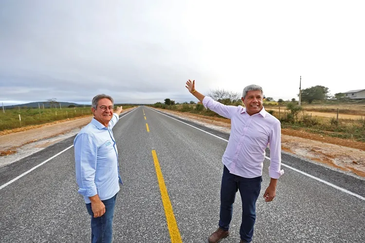 Governador entrega e autoriza R$ 600 milhões em investimentos para sudoeste baiano