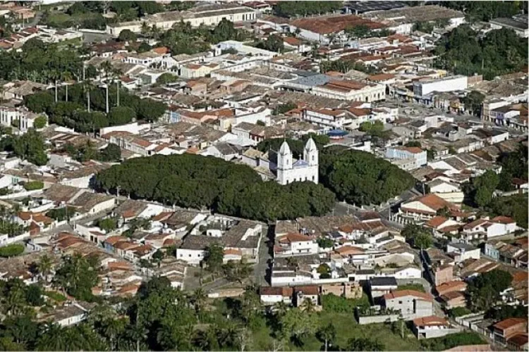 Dois homens são mortos a tiros após saírem de bar em São Gonçalo dos Campos