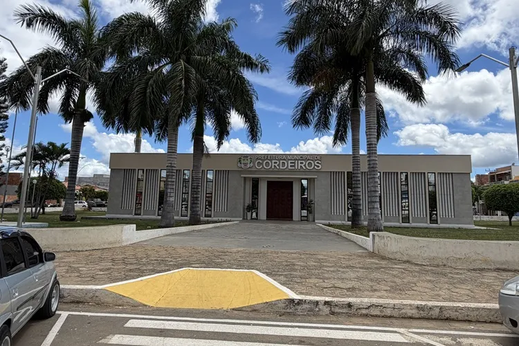 TCM-BA nega cautelar contra prefeito de Cordeiros por contrato de assessoria jurídica