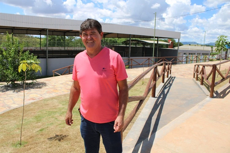 Prefeito de Macaúbas fala sobre decreto de uso e ocupação do solo e limpeza da cidade