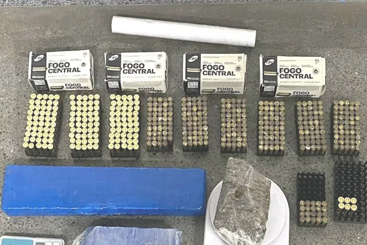 Homem é preso com farta quantidade de drogas e munições em Jequié