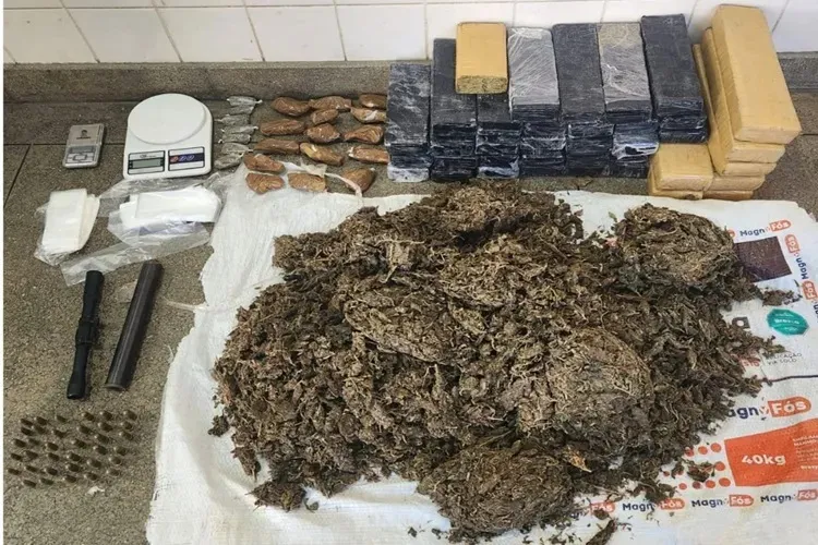 Cipe Sudoeste desarticula base do tráfico que distribuía drogas e munições em Brumado