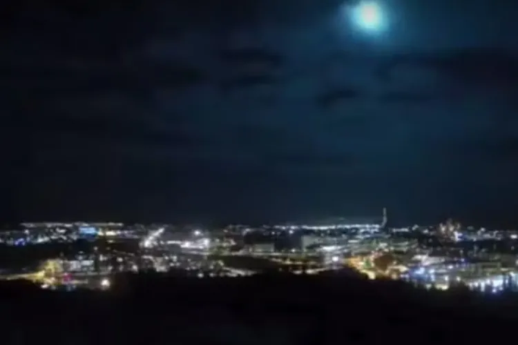 Queda de meteoro provoca forte clarão no céu da região Chapada Diamantina