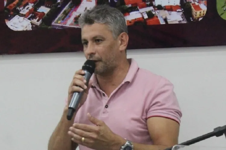 Guanambi: Golpistas usam foto do vice-prefeito para pedir transferência Pix pelo WhatsApp