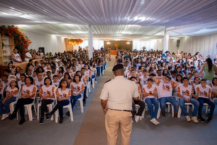 Mais de 300 alunos se formam no Proerd em Livramento de Nossa Senhora
