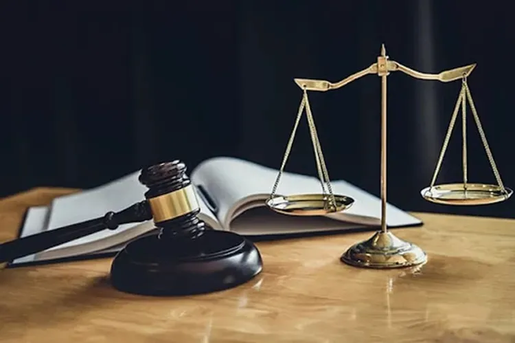 Homem é condenado a 10 anos de prisão por feminicídio em Salvador