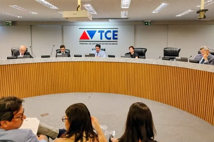 TCE condena ex-prefeito de Itaetê a devolver R$ 28,8 mil ao erário e a pagar multa
