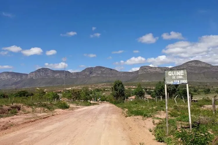 Promotoria fiscaliza obras de saneamento e descarte de efluentes em Mucugê
