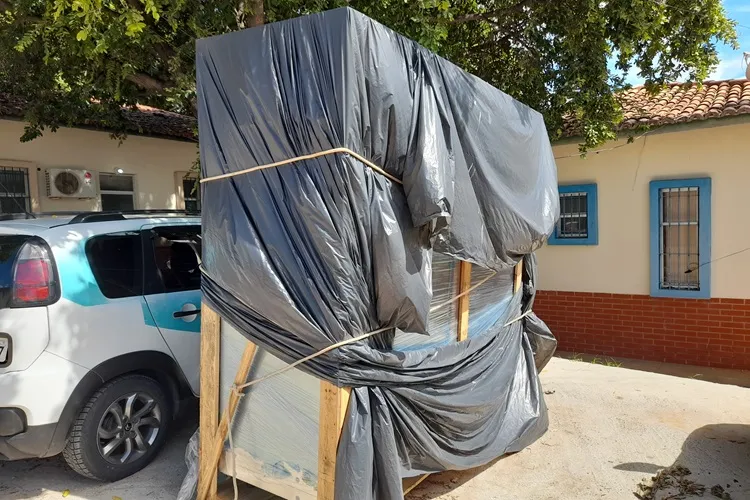 DPT recebe câmara fria, mas equipamento fica no pátio da unidade em Brumado