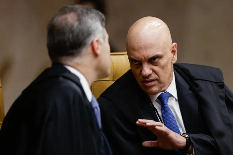 Alexandre de Moraes e André Mendonça batem boca e quase chegam às vias de fato no STF