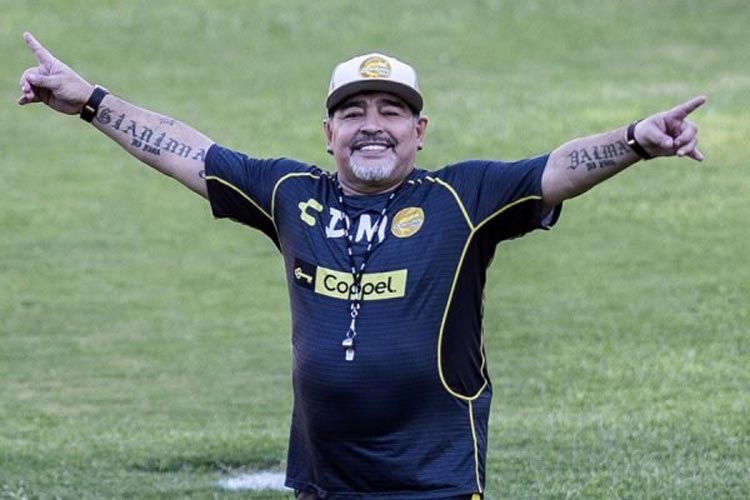 Maradona morre aos 60 anos após mal súbito na Argentina