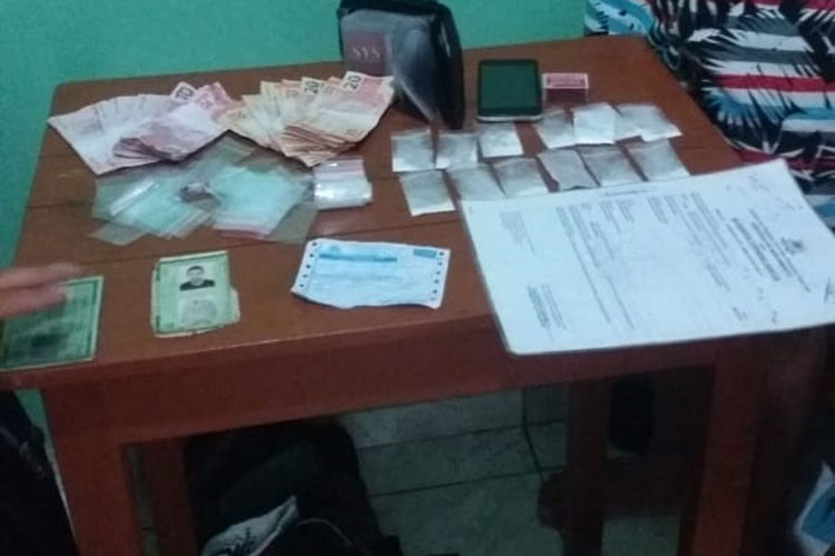 Jovem é preso com notas falsas e cocaína dentro de pousada em Malhada de Pedras