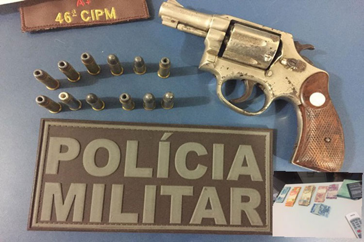 Paramirim: Três homens são presos em carro de luxo com arma e mais de R$ 3 mil em dinheiro