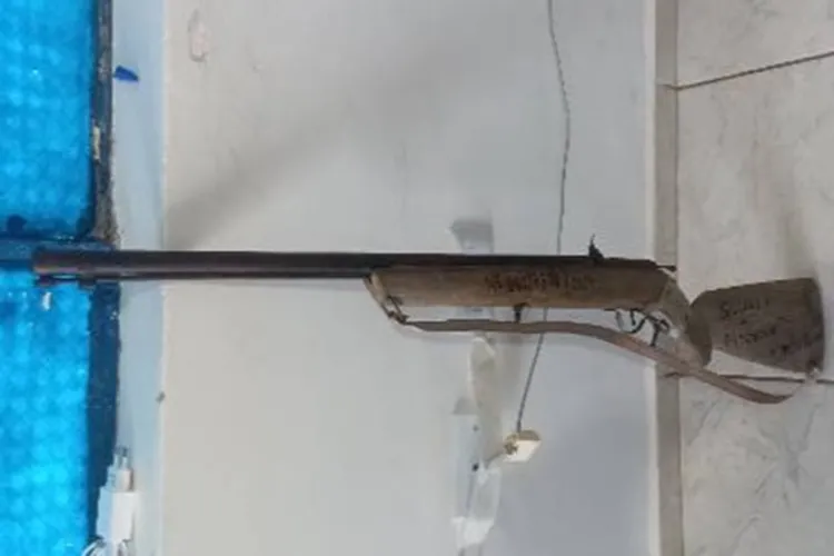 Maetinga: Mulher desarma ex-marido após o mesmo ameaçá-la com espingarda