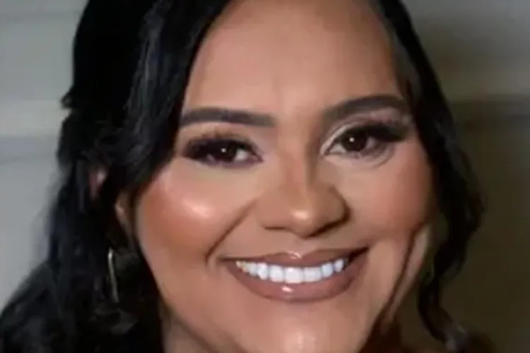 Morre aos 48 anos, Maria Helia Rocha Luz, diretora da Escola Anísio Honório, em Ituaçu