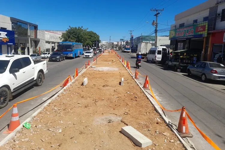 Obras dos 150 anos em Brumado: Prefeito pede paciência com o trânsito na Avenida Centenário