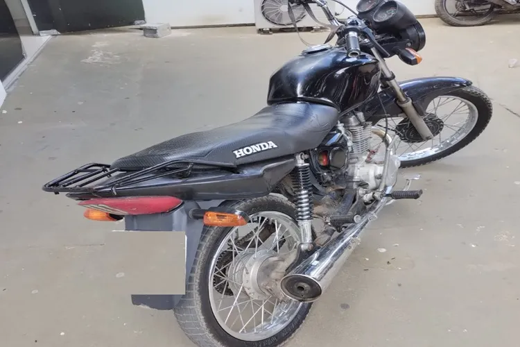 Homem é detido com moto adulterada em Bom Jesus da Lapa