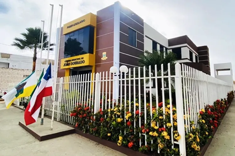 MP dá 60 dias para Câmara de João Dourado criar cargos efetivos e realizar primeiro concurso da história