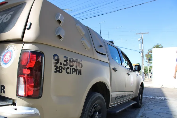 Homem armado com revólver e faca ameaça pedestres e acaba preso em Bom Jesus da Lapa