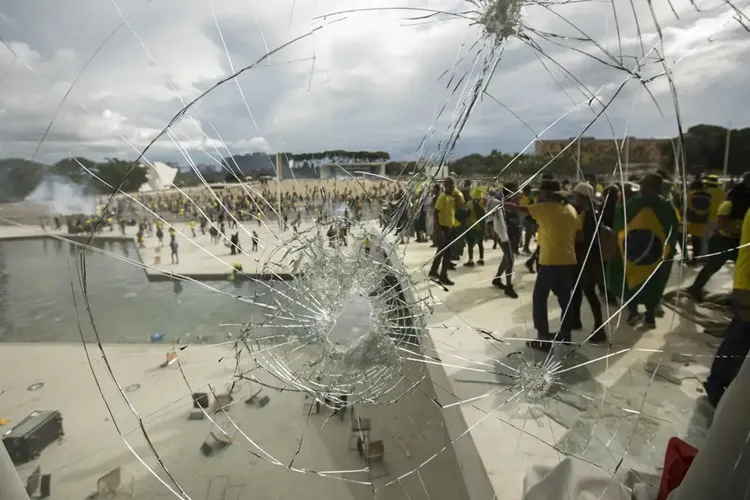 STF condenou 643 denunciados por participação no 8 de janeiro