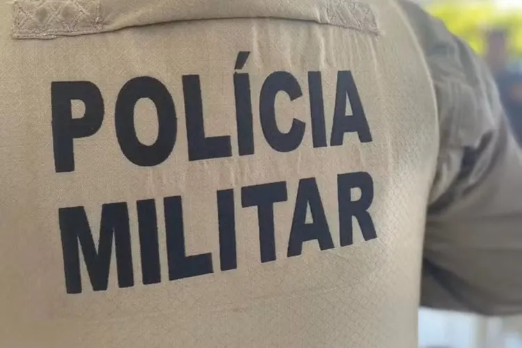 Dois policiais ficam feridos durante confronto com suspeitos armados em bairro de Salvador