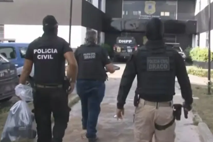 Dezessete suspeitos são presos por tráfico de armas, munições e drogas