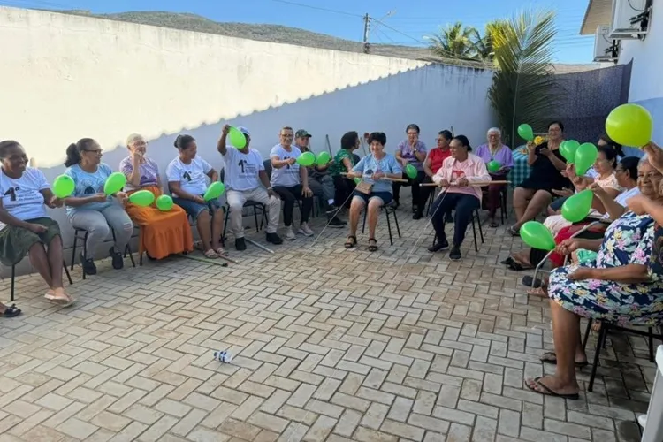 Idosos do Cras Esther Trindade participa de dia de lazer e atividades físicas em Brumado
