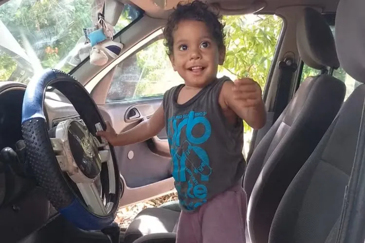 Angical: Menino de 1 ano é eletrocutado após mãe ligar tomada de geladeira