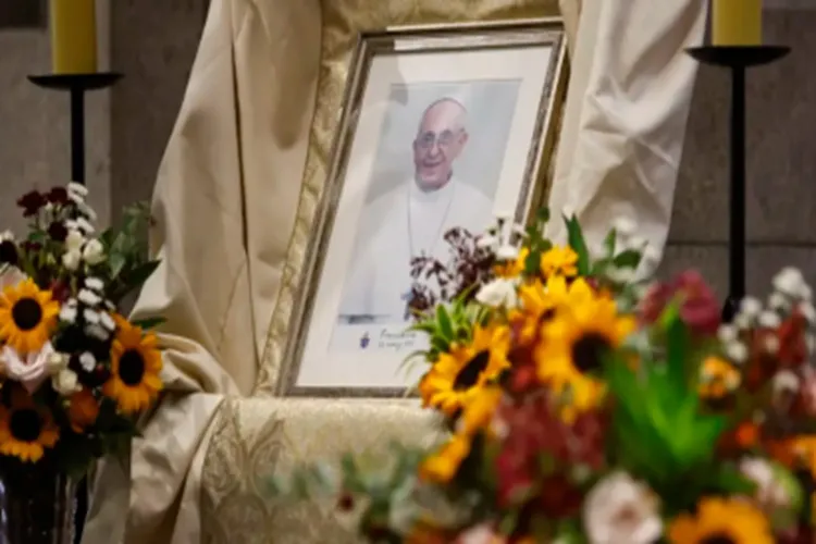 Vaticano divulga a causa da morte do Papa Francisco