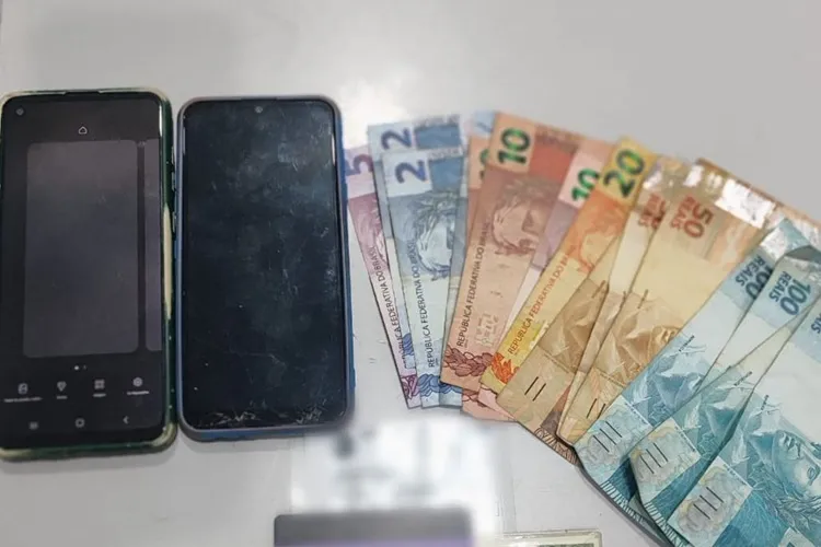 Livramento de Nossa Senhora: Homens são presos após aplicarem golpe em posto de combustível