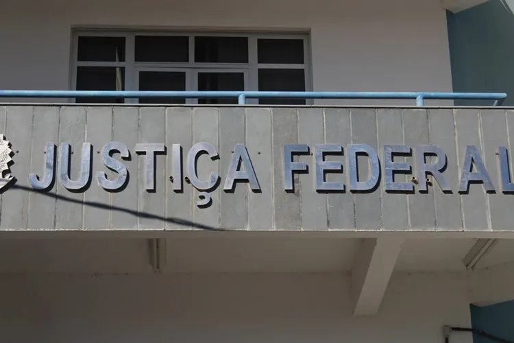 Município de Carinhanha condenado a adequar salário e carga horária de dentistas