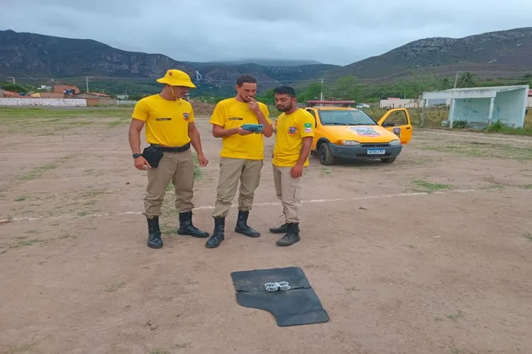 Brigadistas recebem treinamento para operar drone em defesa da Serra das Almas