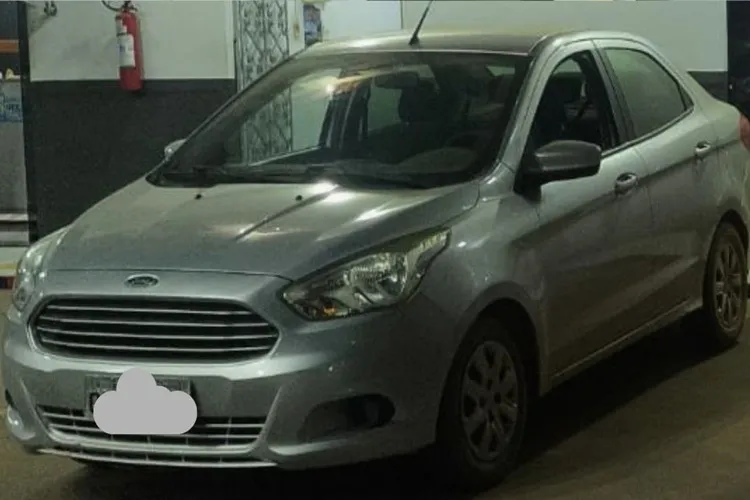 24º BPM localiza carro roubado em povoado na zona rural de Ituaçu