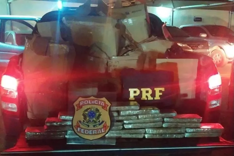 PF e PRF apreendem uma tonelada de drogas na BR-116 em Vitória da Conquista