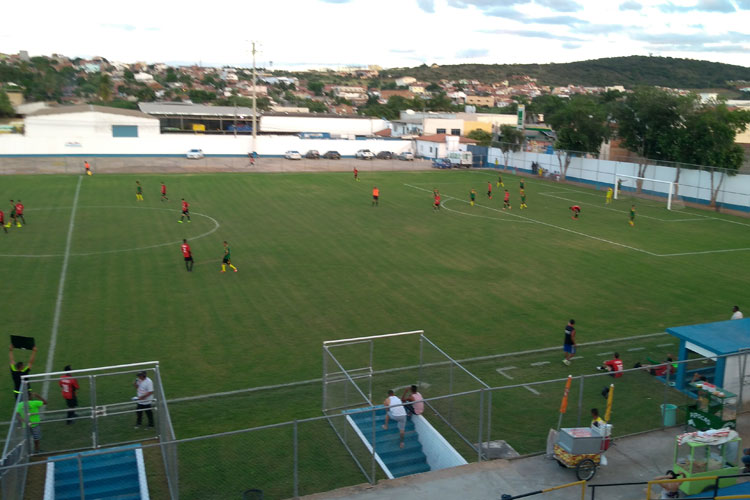 Vila Nova goleia Botafogo de virada e garante primeira vaga nas semifinais do brumadense de futebol