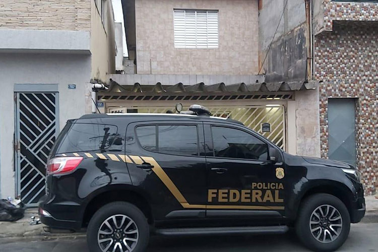 Operação da Polícia Federal cumpre mandados contra fraudes na previdência na Bahia