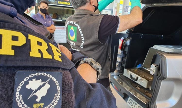 Polícia acha indícios de adulteração em combustíveis em Morro do Chapéu