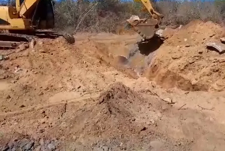 Brumado: Manilhas são substituídas e estrada em Arrecife recebe passagem de pinche