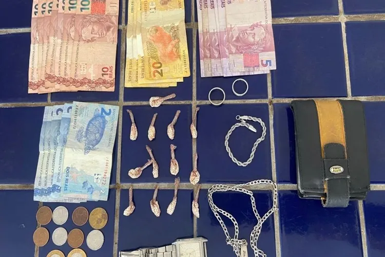 24º BPM prende homem por tráfico de drogas na região do Mercado Municipal de Brumado