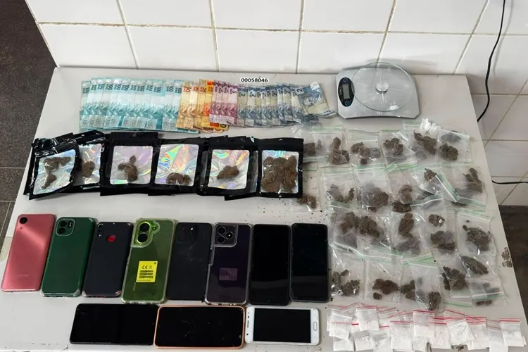 Mulher esconde cocaína no sutiã, entrega comparsa e dupla acaba presa em Matina