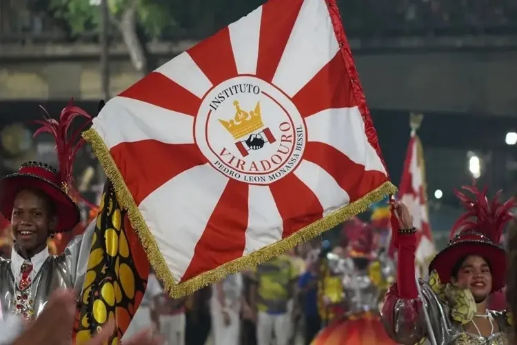 Viradouro é campeã do Carnaval do Rio em 2026; Escola que homenageou Lula, é rebaixada